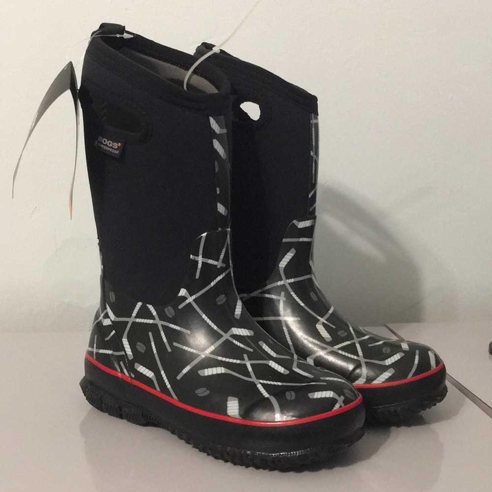 Bogs waterproof  boots youth boys Size 2